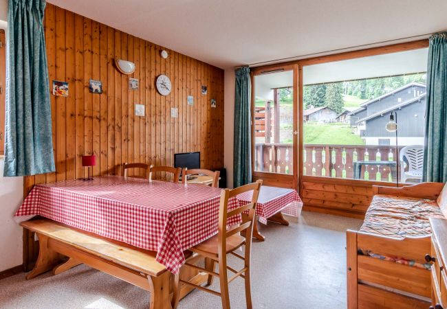 Apartment in Morillon - Cosy apt 4/6 ppl near the ski runs with terrace