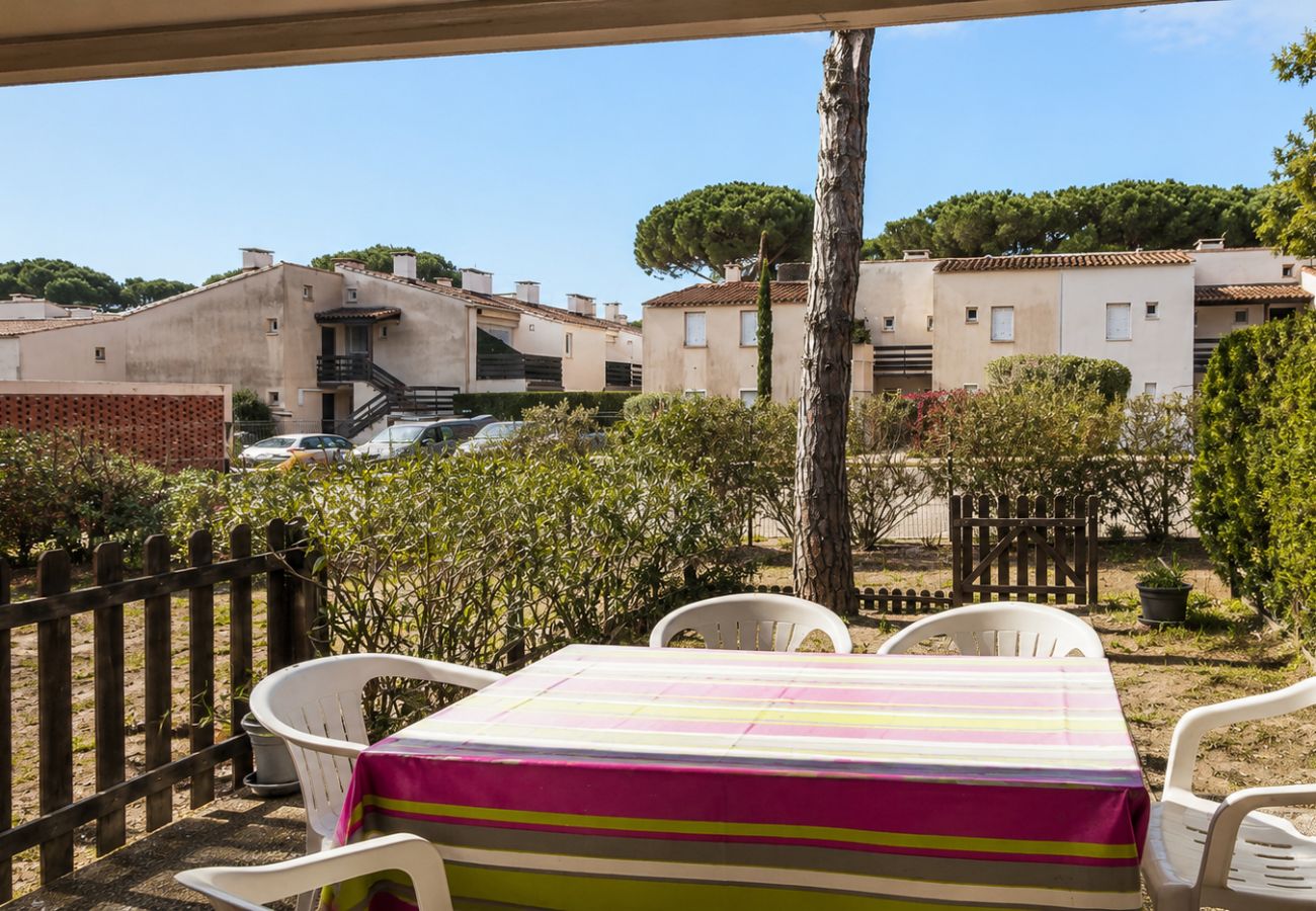 Apartment in Agde - Apt 4 ppl, terrace, swimming pool, private parking