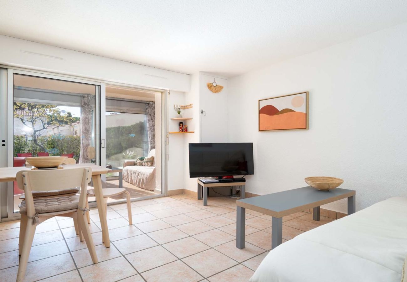 Apartment in Agde - Appartement with terrace, wifi, parking