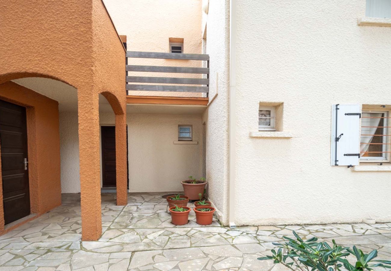 Apartment in Agde - Appartement with terrace, wifi, parking