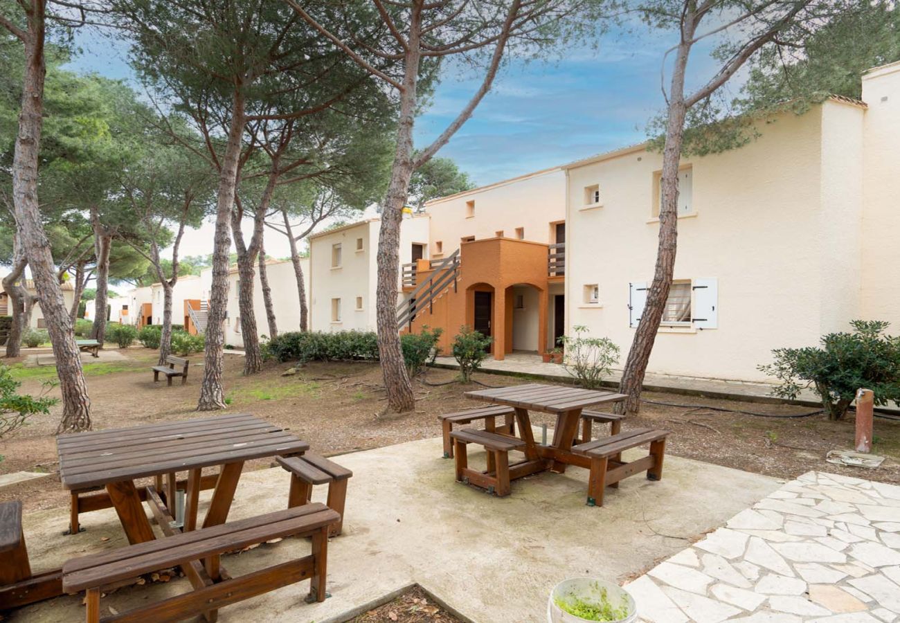Apartment in Agde - Appartement with terrace, wifi, parking
