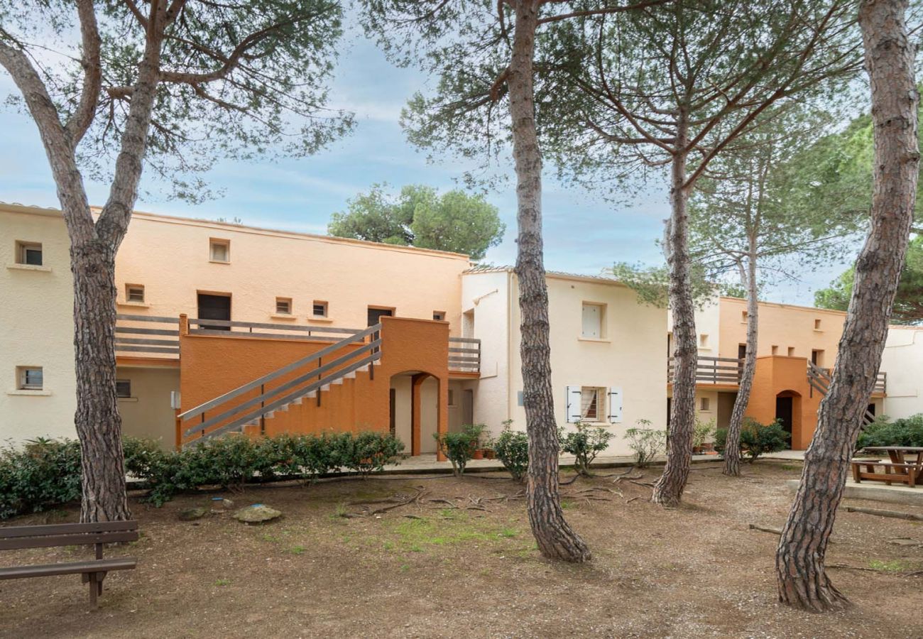 Apartment in Agde - Appartement with terrace, wifi, parking