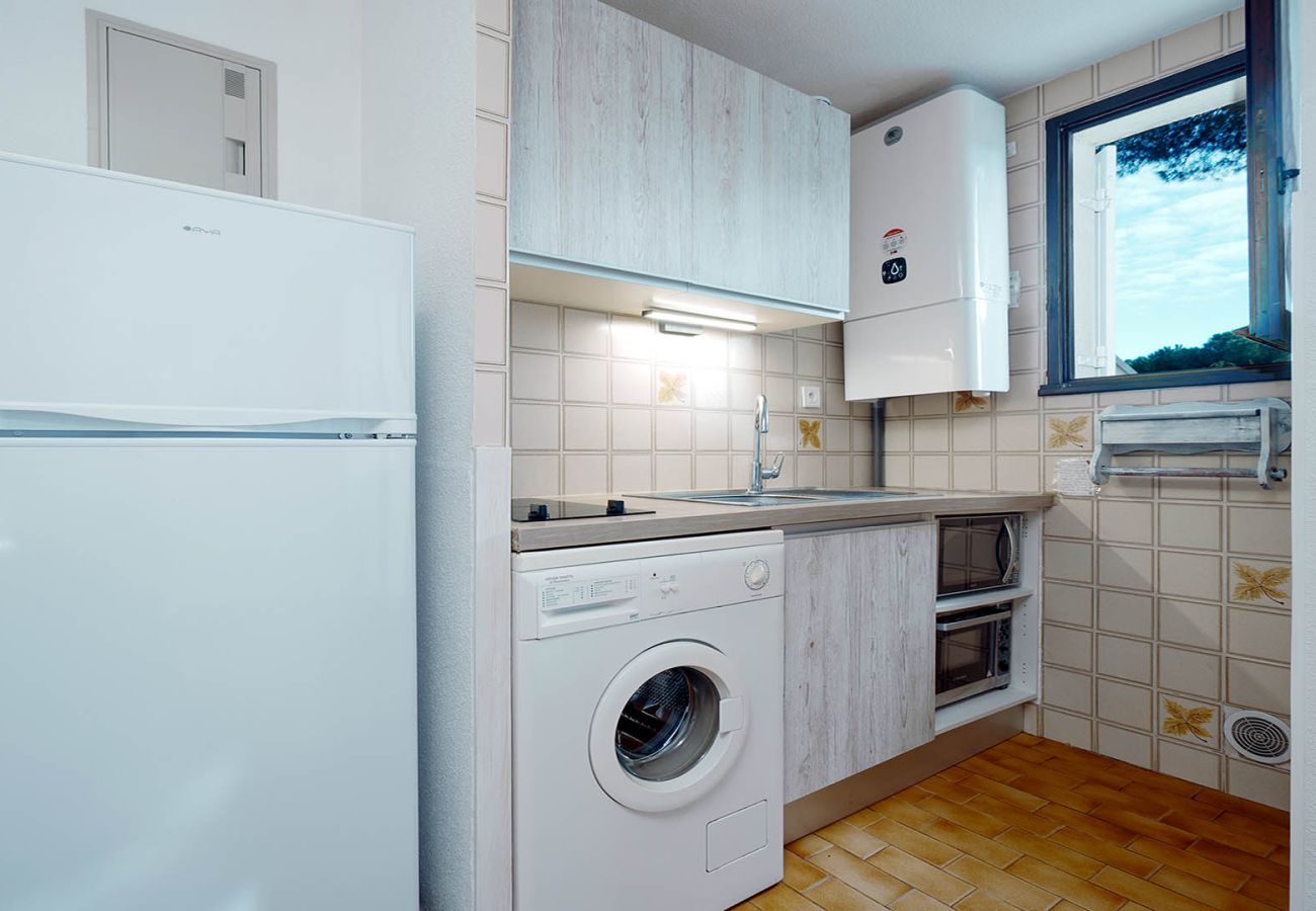 Apartment in Agde - Bright appt 4 people, spacious terrace, parking