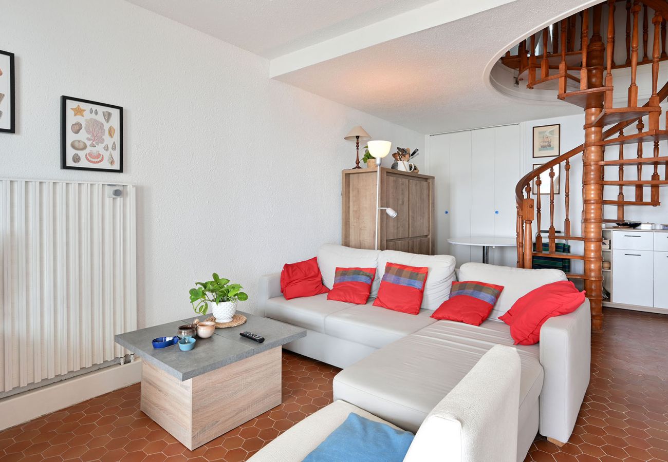 Apartment in Agde - Apt 8 ppl,  sea view loggia, near the centre