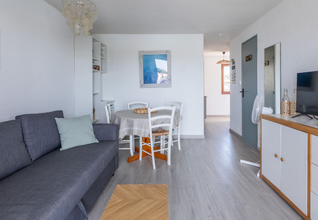 Apartment in Agde - Apt 6 ppl, lagoon view, balcony, pool, parking