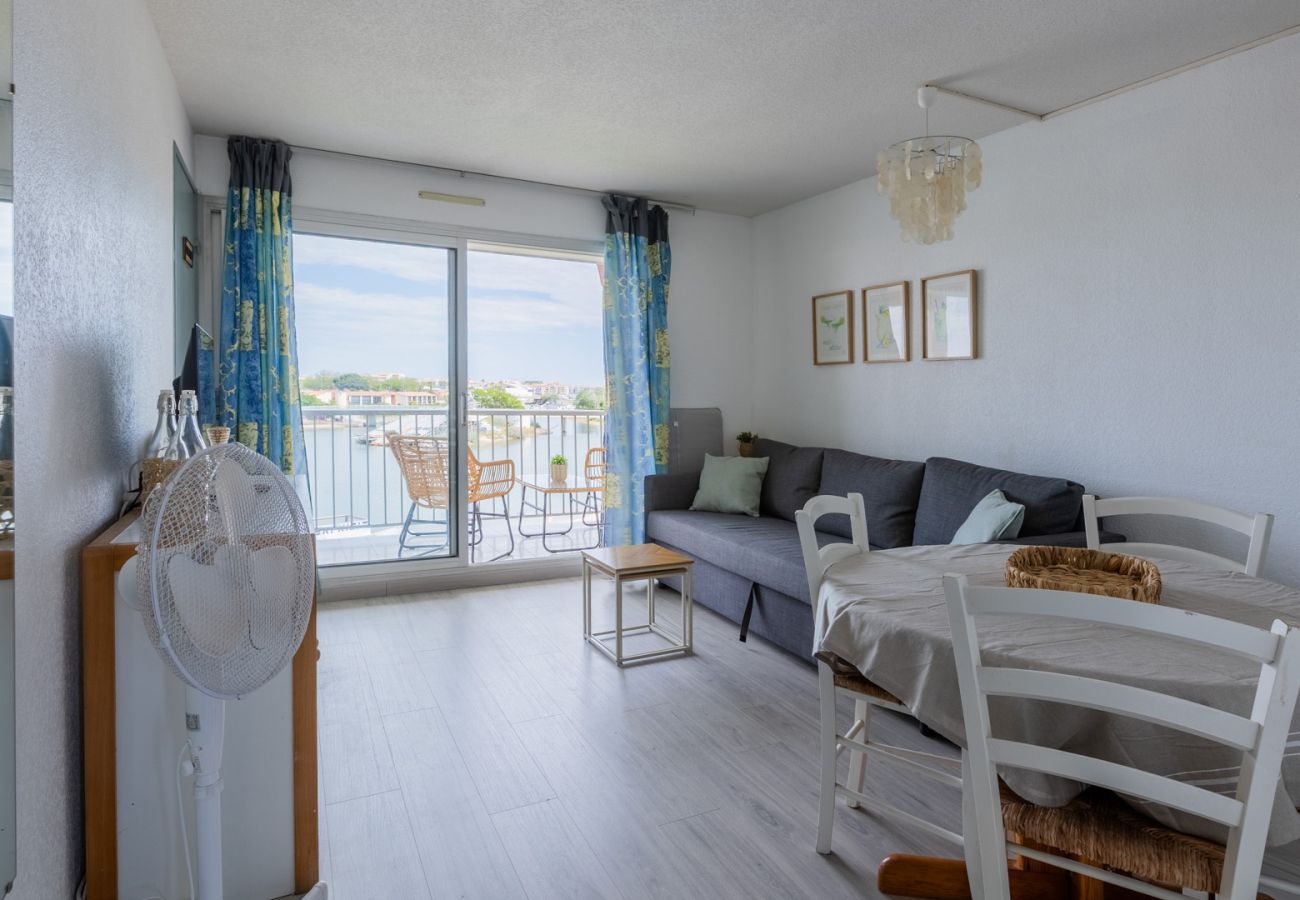 Apartment in Agde - Apt 6 ppl, lagoon view, balcony, pool, parking