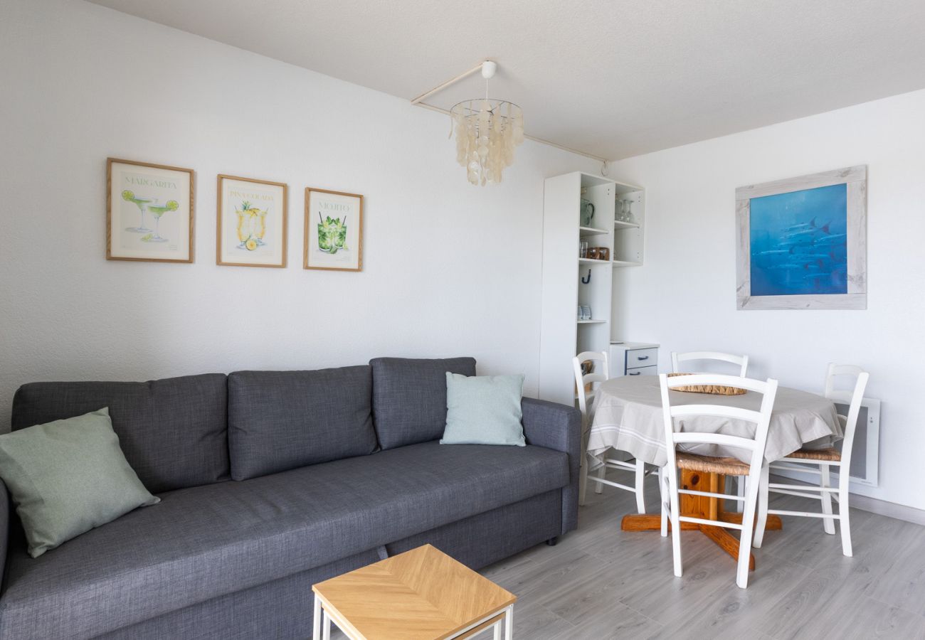 Apartment in Agde - Apt 6 ppl, lagoon view, balcony, pool, parking