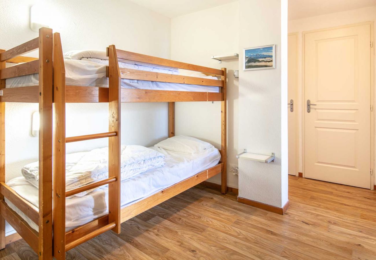 Apartment in Chamrousse - Wondrful apt 4/6 ppl near the ski station, mountains view from balcony