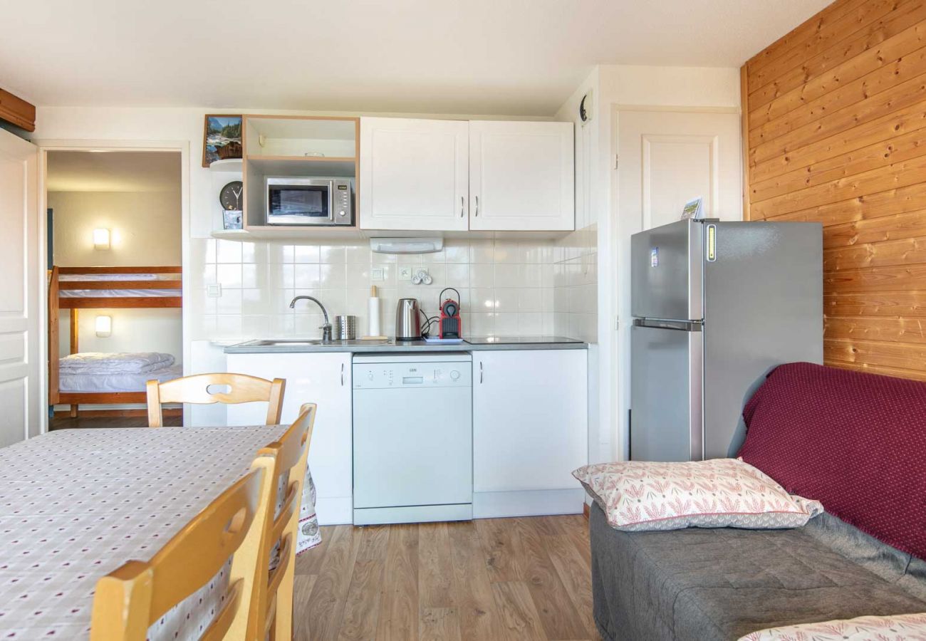 Apartment in Chamrousse - Wondrful apt 4/6 ppl near the ski station, mountains view from balcony