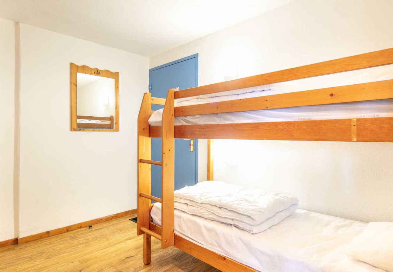 Apartment in Chamrousse - Wondrful apt 4/6 ppl near the ski station, mountains view from balcony