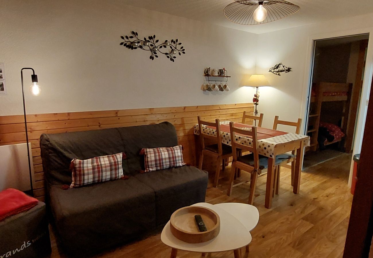 Apartment in Chamrousse - Cosy apt 4 ppl, near the ski runs