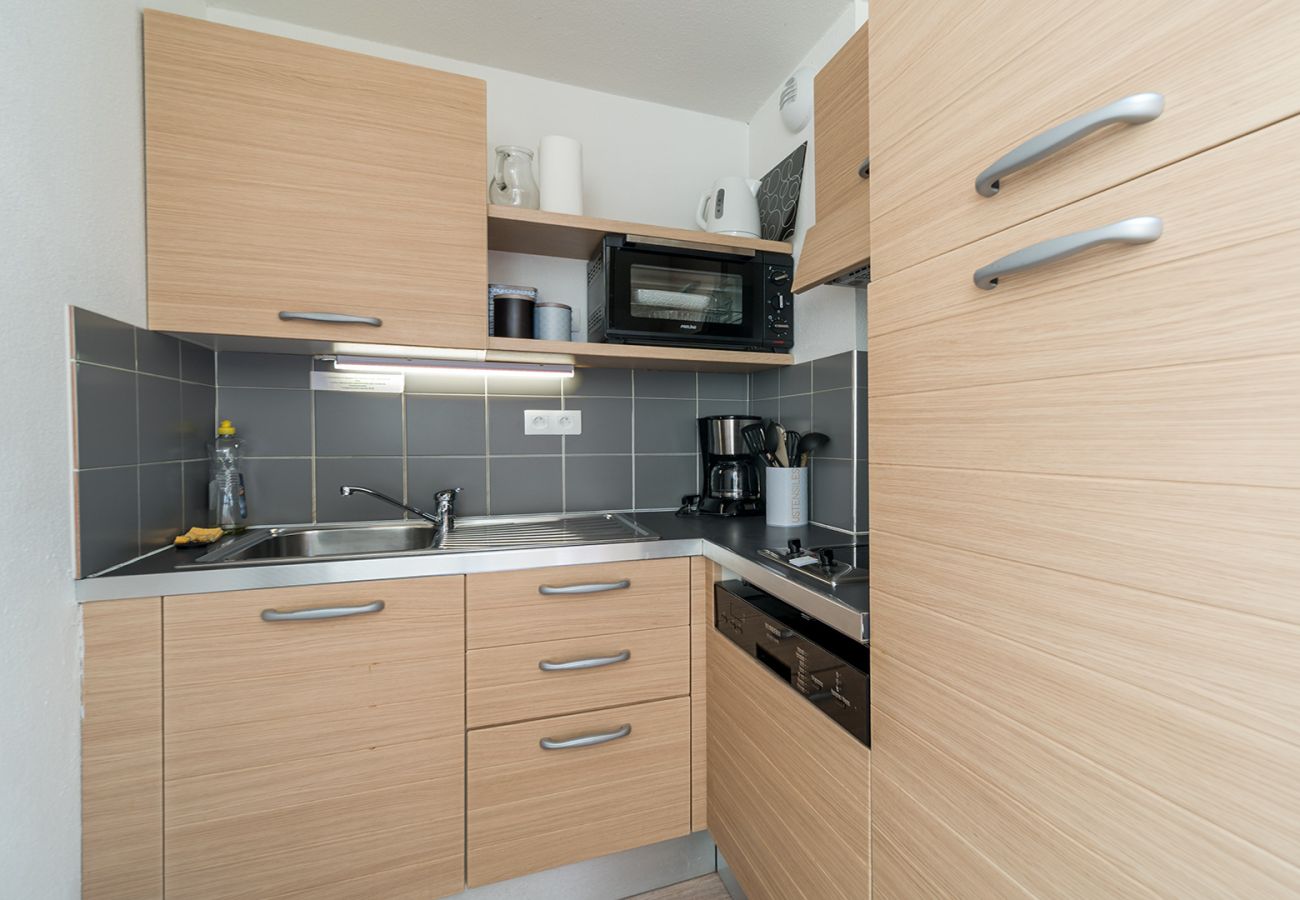 Apartment in Allos - Apartment for 6 people with mountain views, a swimming pool and parking