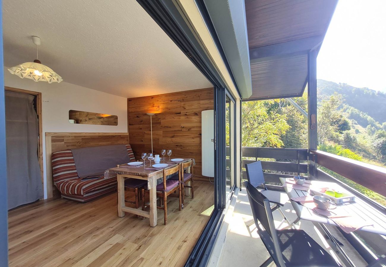 Apartment in Les Deux Alpes - Charming, fully equipped apartment with mountain views, sleeps 4