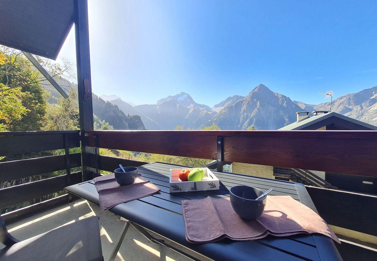 Apartment in Les Deux Alpes - Charming, fully equipped apartment with mountain views, sleeps 4