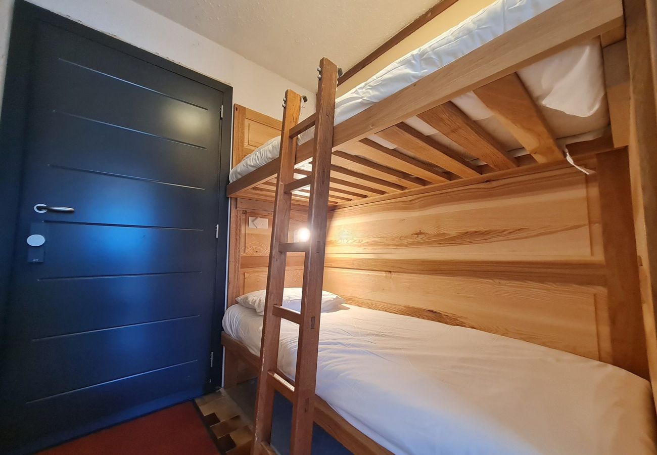 Apartment in Les Deux Alpes - Charming, fully equipped apartment with mountain views, sleeps 4