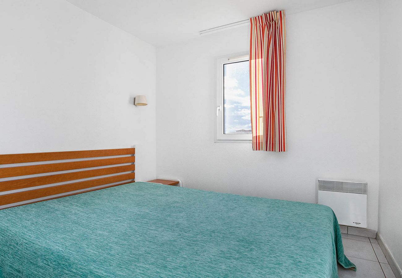 Apartment in Agde - Apartment with a balcony, 300 meters from the beach
