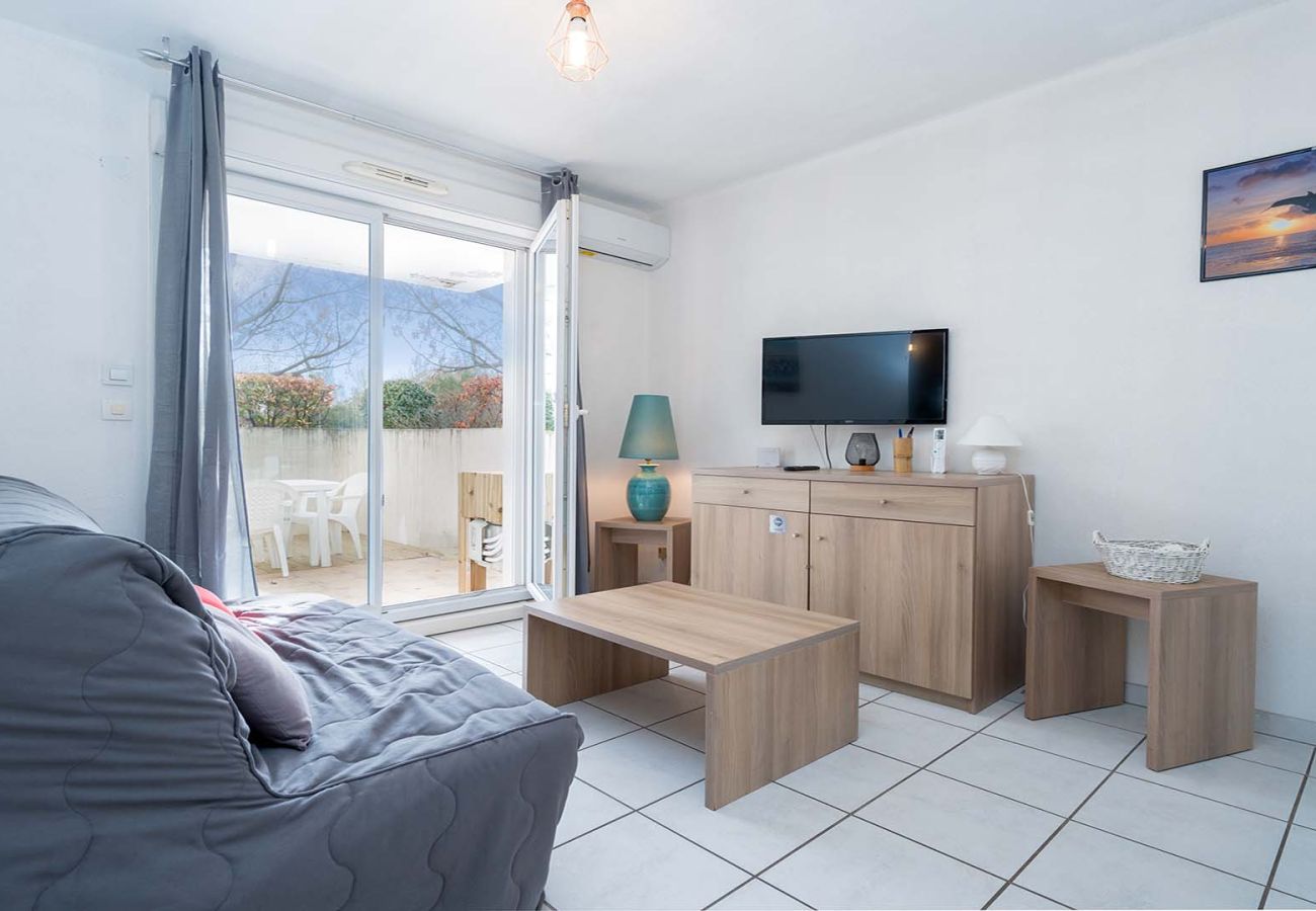Apartment in Le Grau-du-Roi - Apartment for 4 people with a pool and sauna