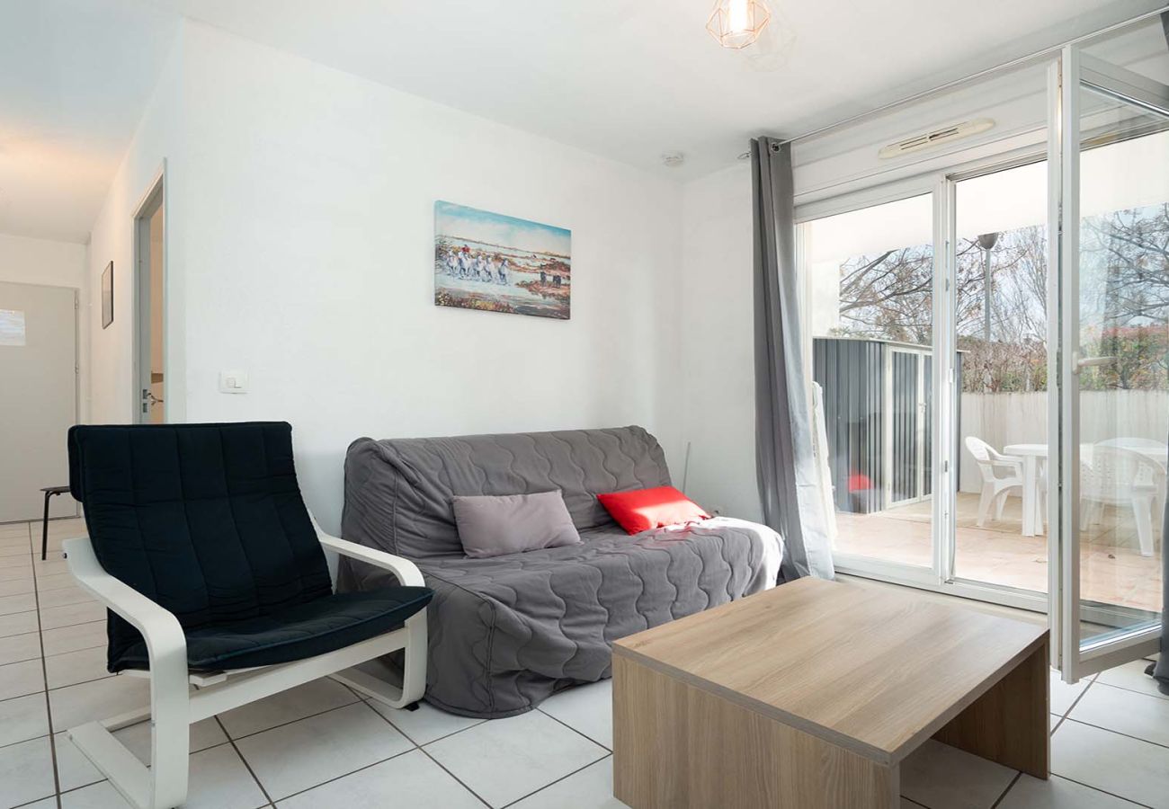 Apartment in Le Grau-du-Roi - Apartment for 4 people with a pool and sauna