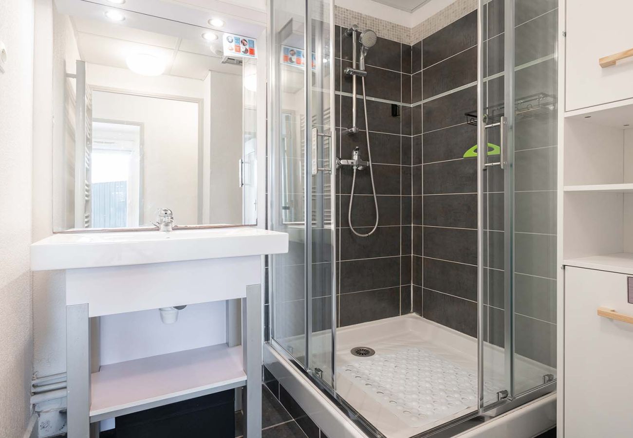 Apartment in Le Grau-du-Roi - Apartment for 4 people with a pool and sauna