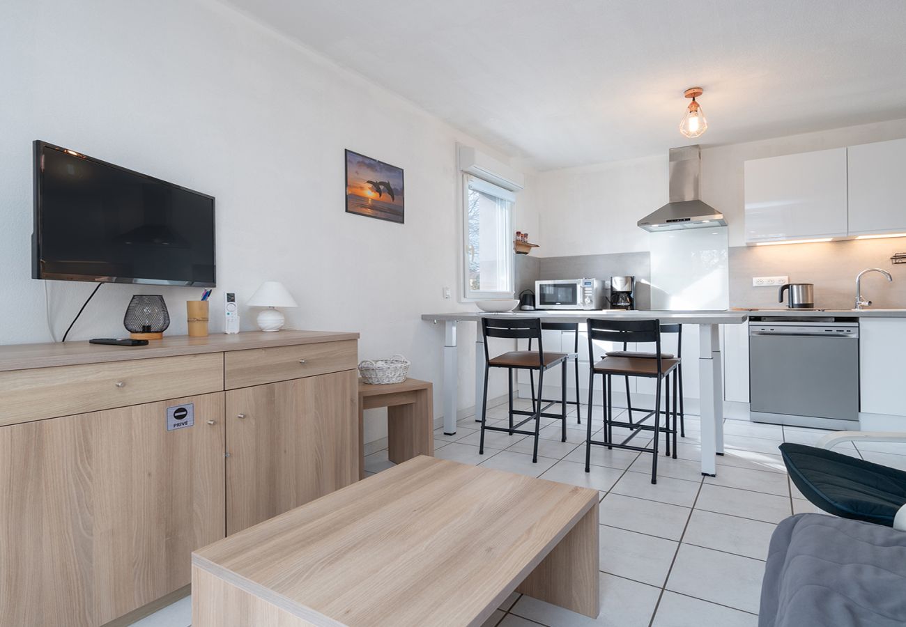 Apartment in Le Grau-du-Roi - Apartment for 4 people with a pool and sauna