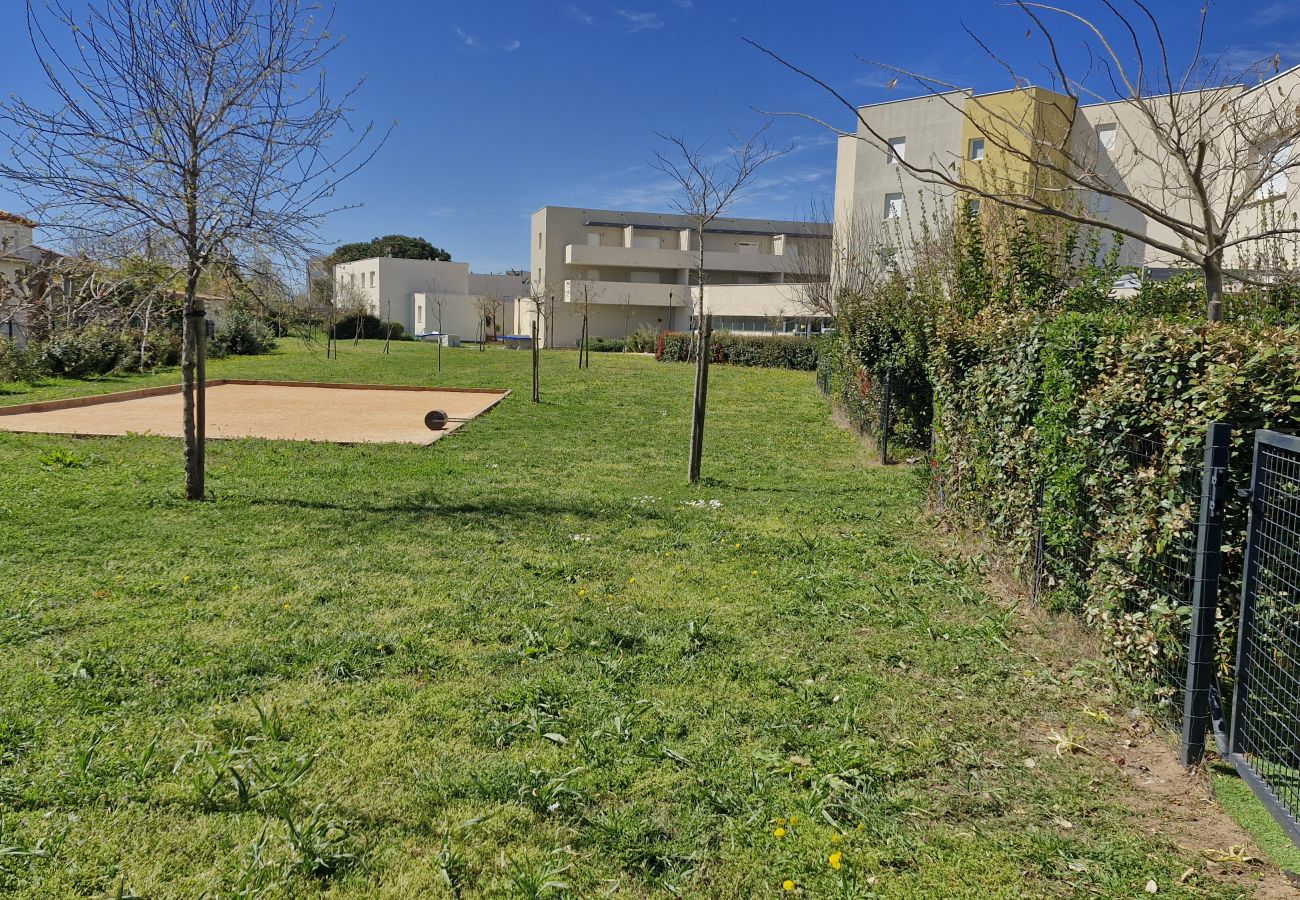 Villa in Sérignan - Pretty house with garden near the beach sleeps 6
