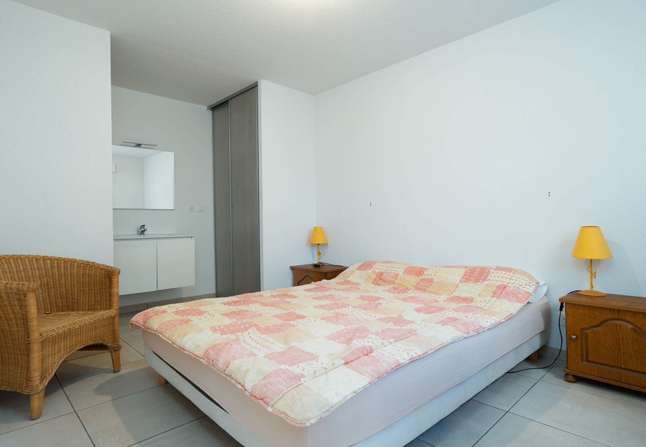 Villa in Sérignan - VILLA 8 Pers with private garden