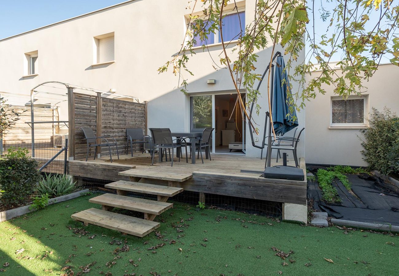 Villa in Sérignan - VILLA 8 Pers with private garden
