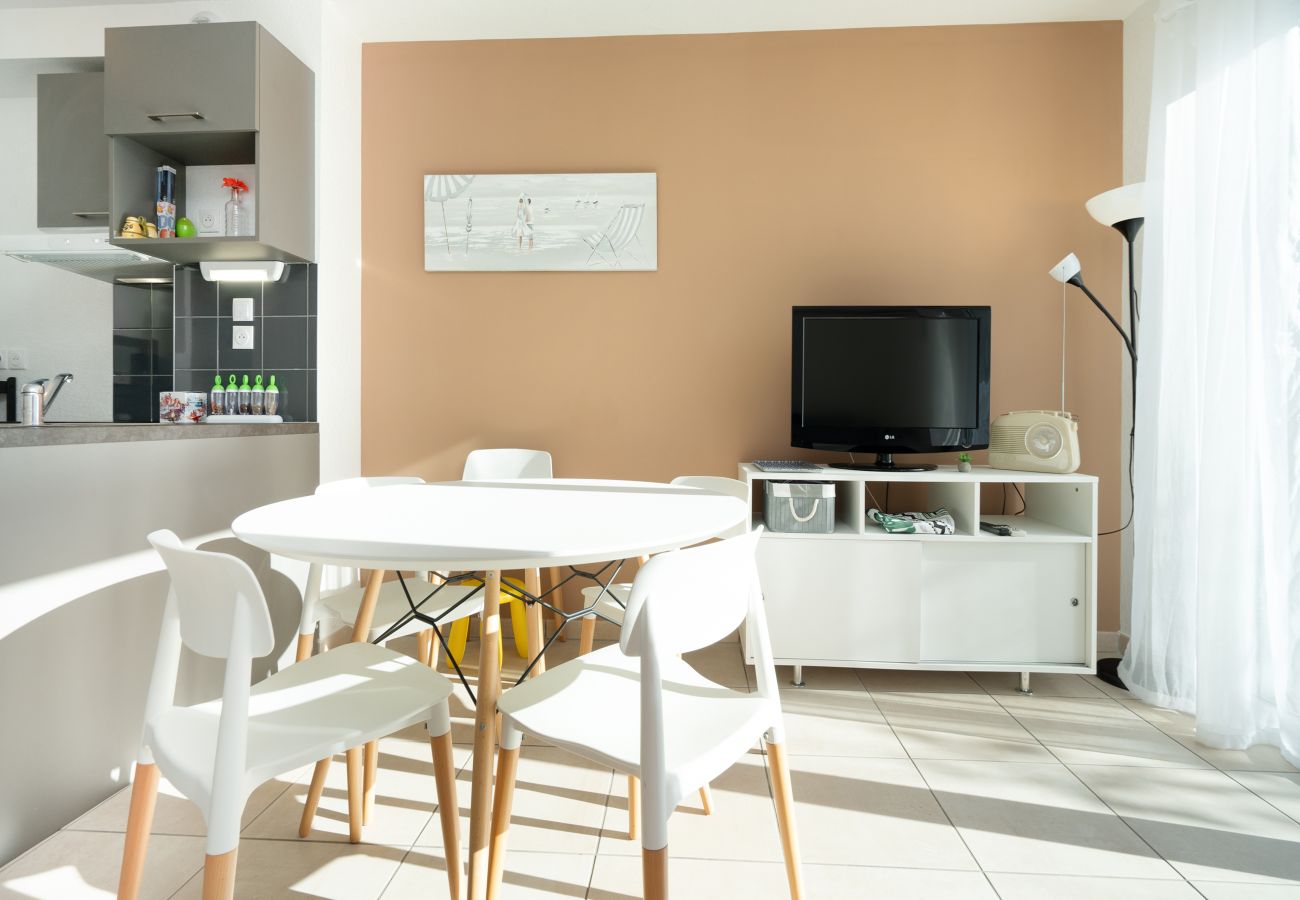 Villa in Sérignan - Villa 6 pers with garden in residence with swimming pool