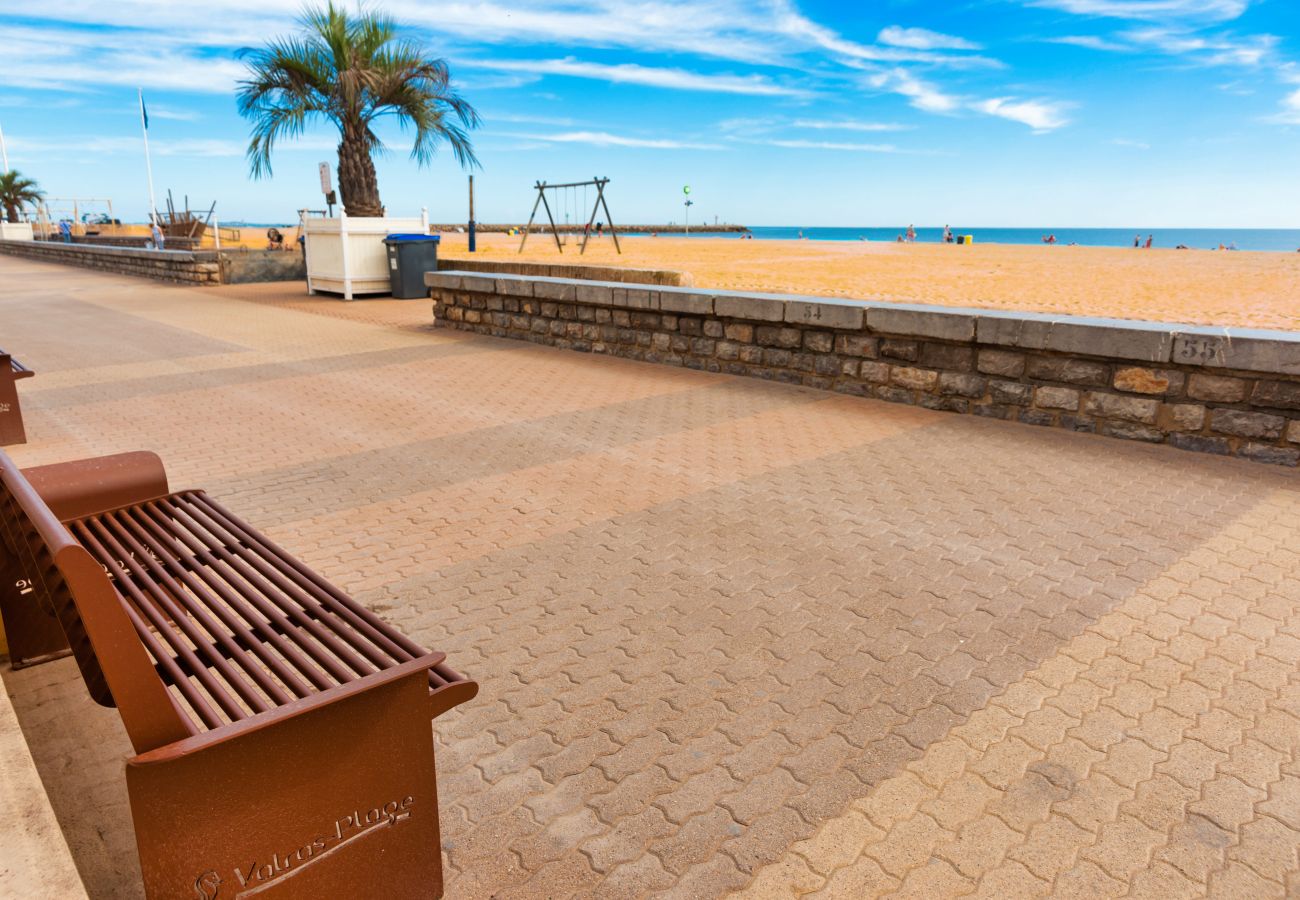 Villa in Sérignan - Air-conditioned villa with garden and swimming pool near the sea