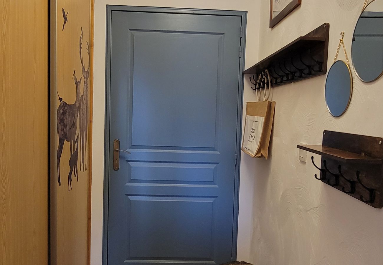 Apartment in Modane - Large apt for 4 pers ski-in ski-out