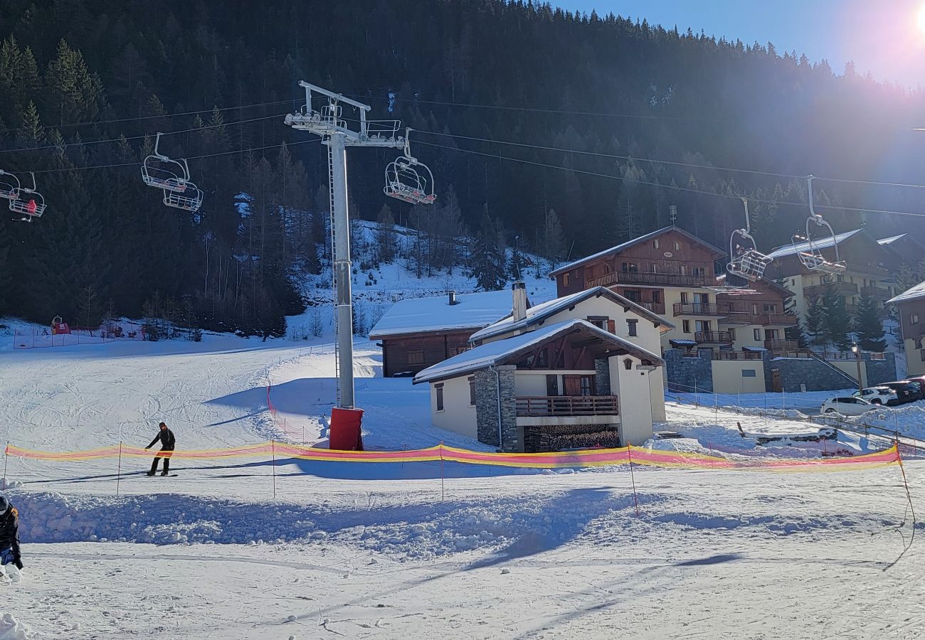 Apartment in Modane - Large apt for 4 pers ski-in ski-out