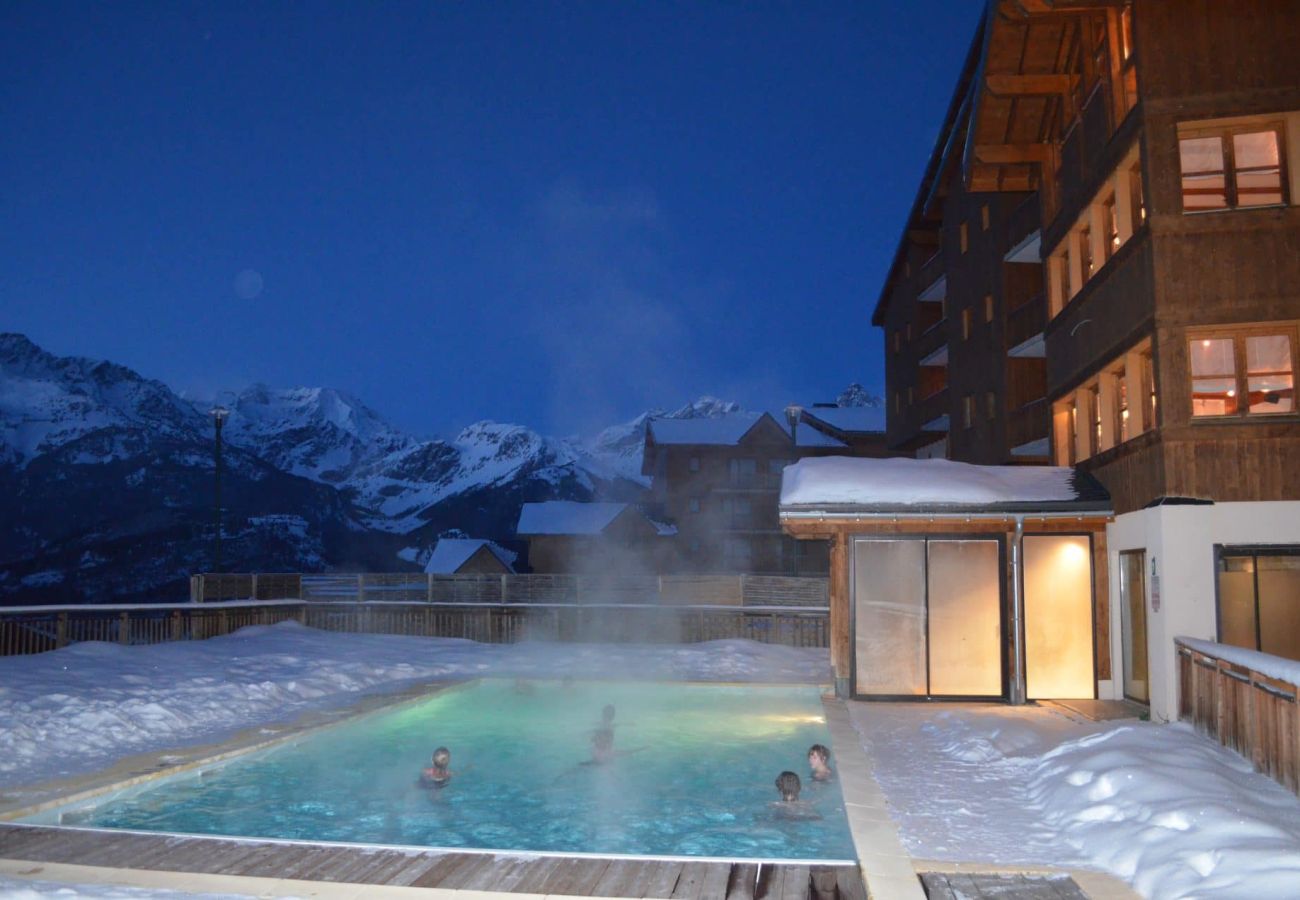 Apartment in Modane - Large apt for 4 pers ski-in ski-out