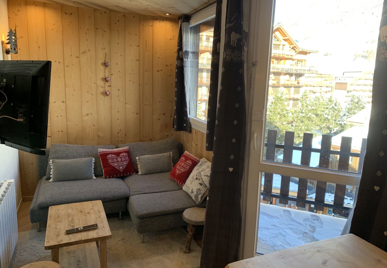Apartment in Les Deux Alpes - Nice  apt on high floor with lift for 6 people