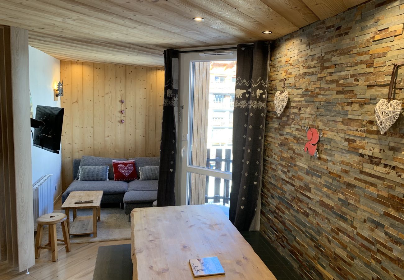 Apartment in Les Deux Alpes - Nice  apt on high floor with lift for 6 people