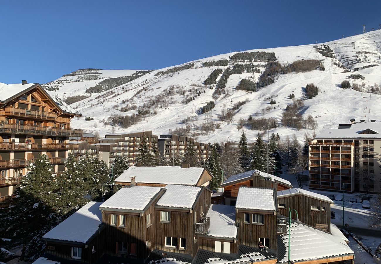 Apartment in Les Deux Alpes - Nice  apt on high floor with lift for 6 people
