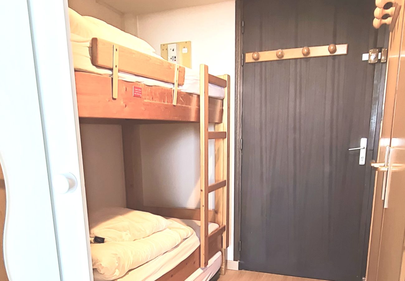Studio in Chamrousse - Bright apartment for 5 ppl, balcony, close to the slopes