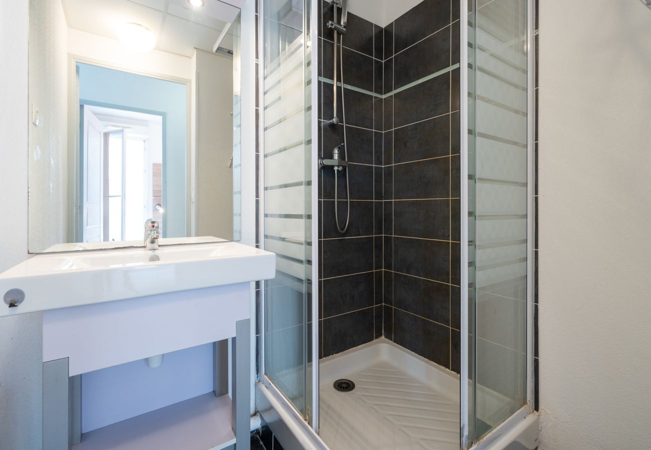 Apartment in Le Grau-du-Roi - Bright, air-conditioned appartement 4 ppl,  close to the sea