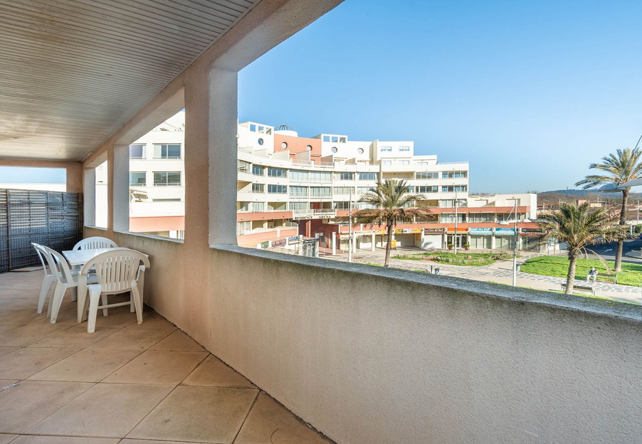 Apartment in Agde - Bright apt with large balcony for 4 pers