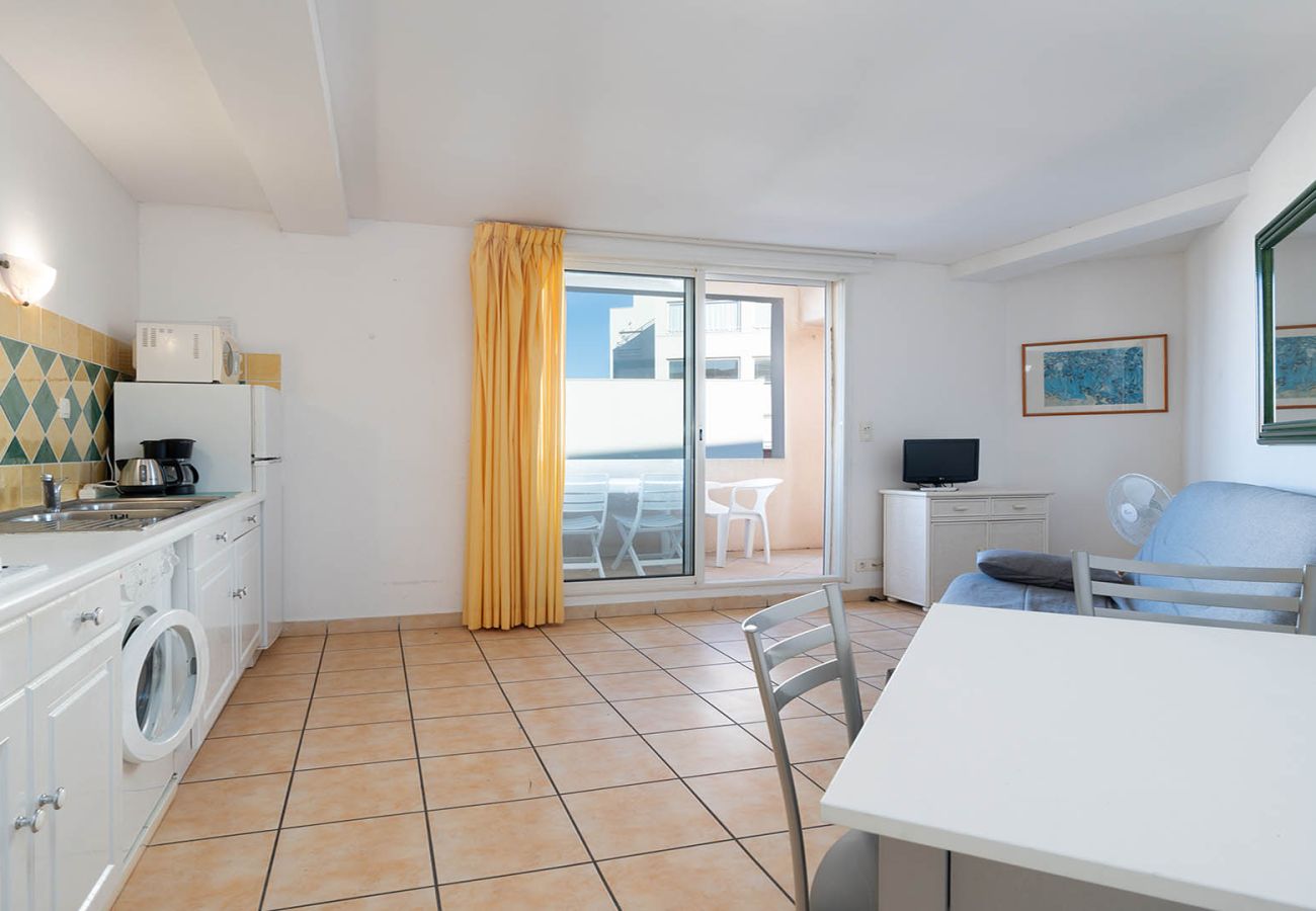 Apartment in Agde - Bright apt with large balcony for 4 pers