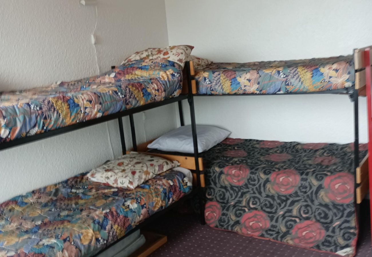 Apartment in Chamrousse - At the foot of the pistes Ground floor apt for 6 pers