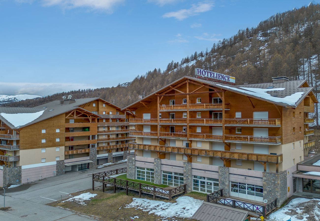 Apartment in Allos - Nice Apt for 6 pers near the slopes