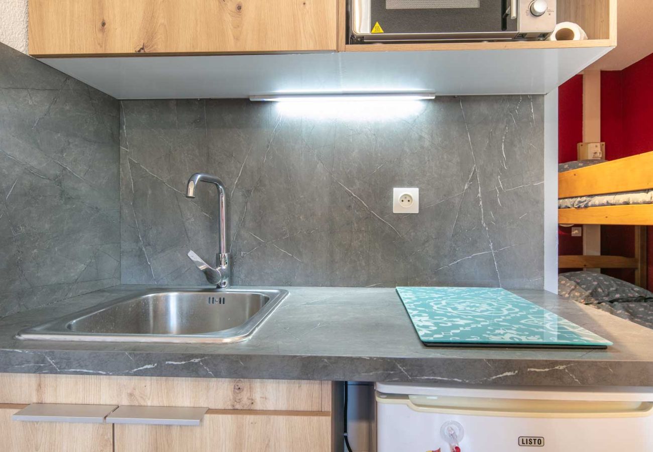 Studio in Chamrousse - Lovely 4-person studio flat on the top floor with lift
