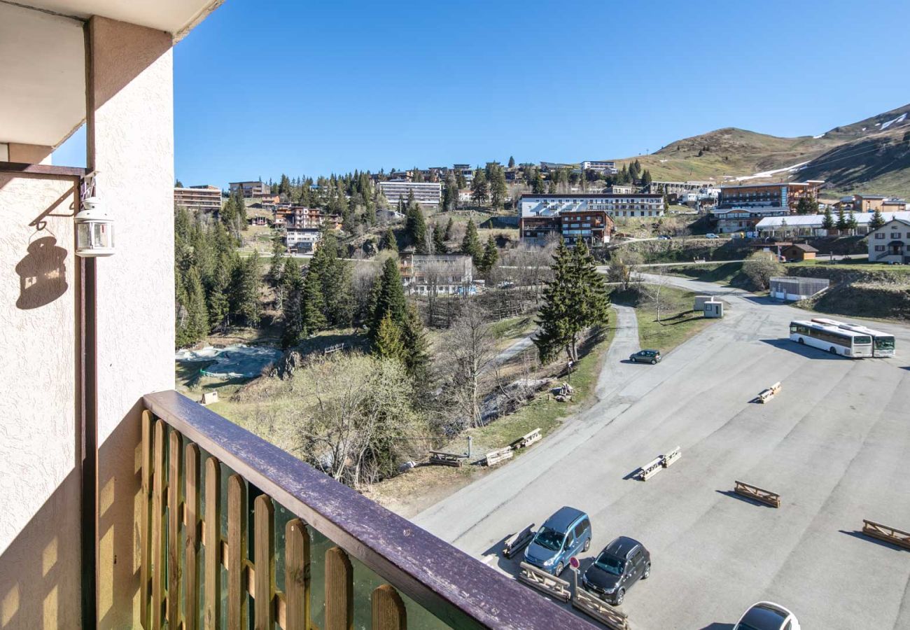 Studio in Chamrousse - Lovely 4-person studio flat on the top floor with lift