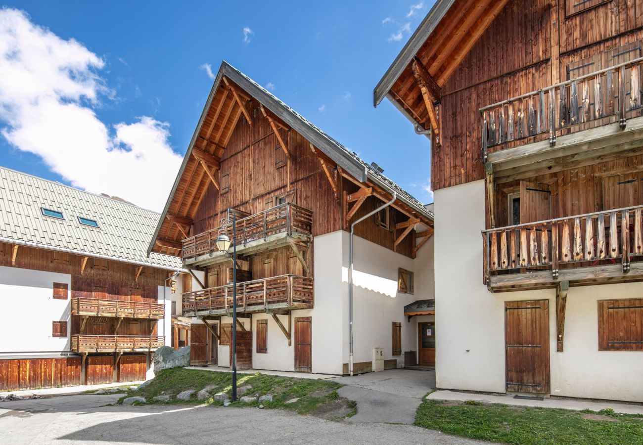 Apartment in Saint-Sorlin-d´Arves - Lovely ground floor apt for 6 people close to the slopes