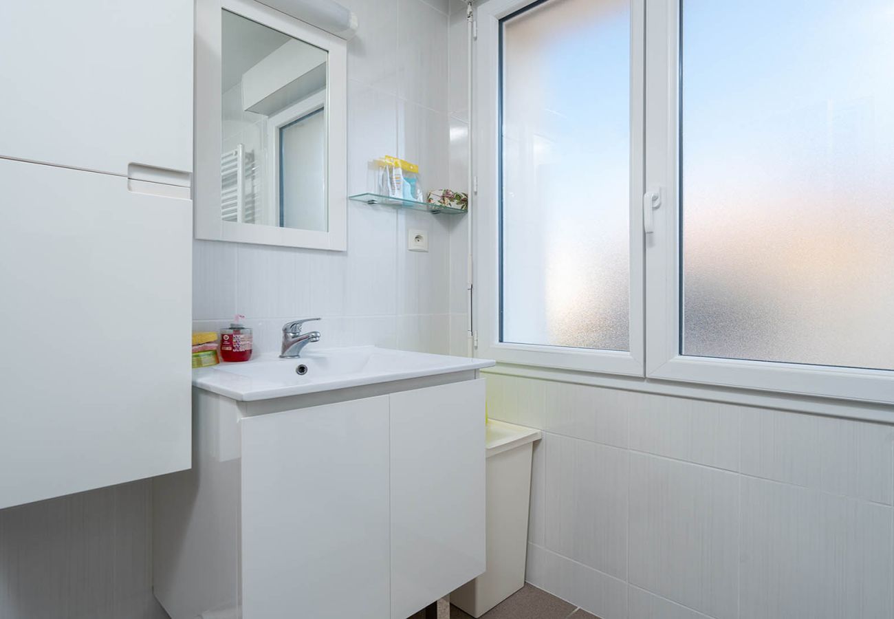 Apartment in Le Grau-du-Roi - Flat with a balcony and parking, 500 metres from the beach