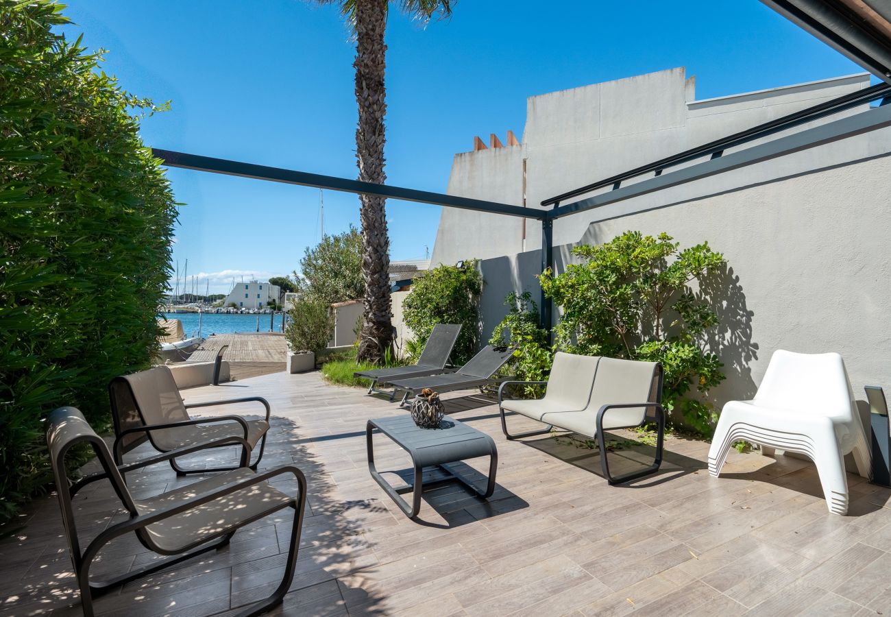 Villa in Le Grau-du-Roi - Air-conditioned south-facing villa for 8 people in the heart of La Marina