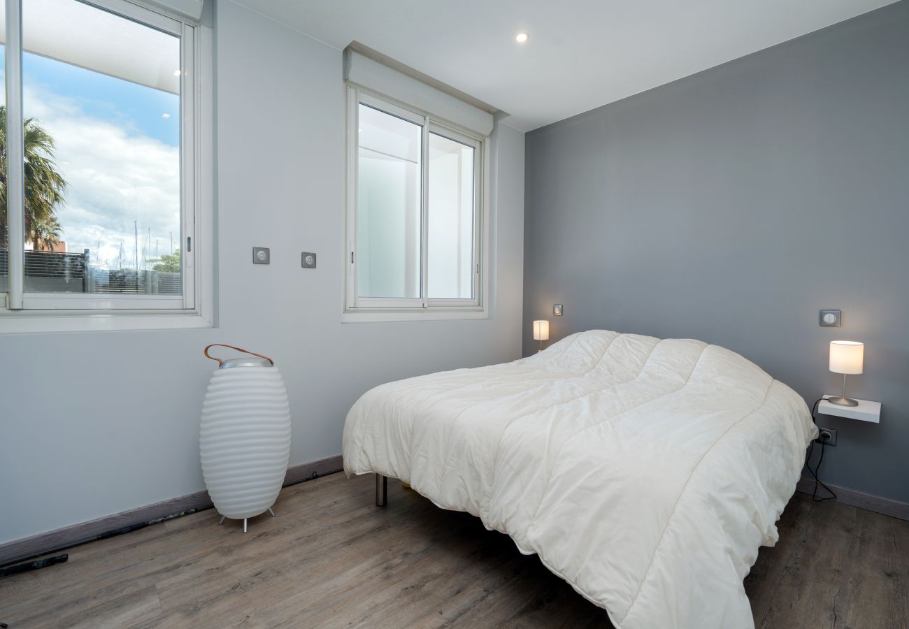 Villa in Le Grau-du-Roi - Air-conditioned south-facing villa for 8 people in the heart of La Marina