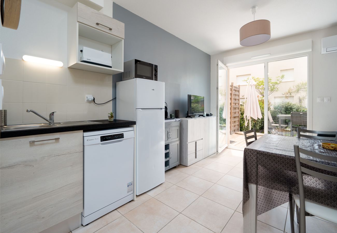 Villa in Sérignan - Villa 6 pers with pool near the beach