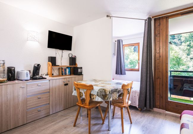 Apartment in Morillon - Nice Apt near the slopes for 4 pers