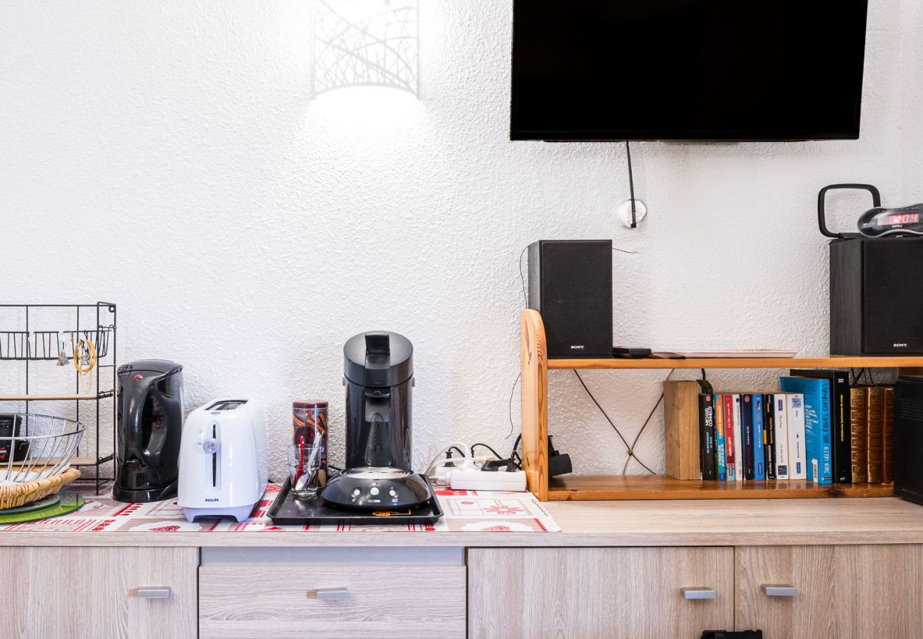 Apartment in Morillon - Nice Apt near the slopes for 4 pers